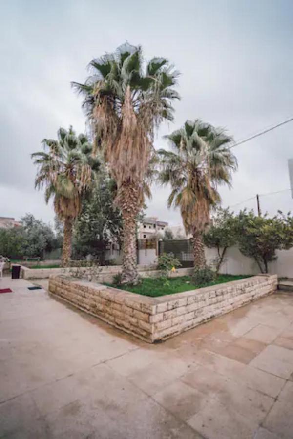 Karrain Villa-The Apartment Madaba Bagian luar foto