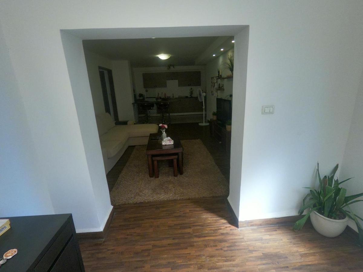 Karrain Villa-The Apartment Madaba Bagian luar foto